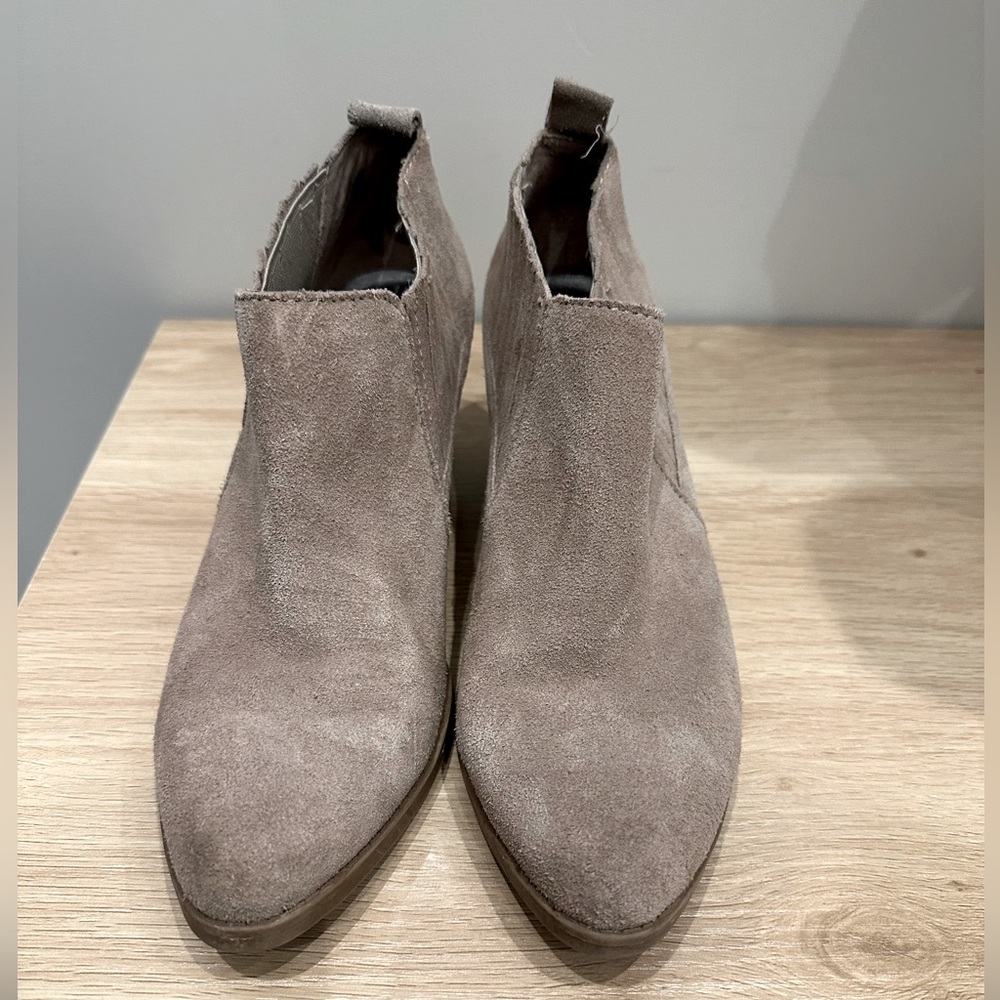 Dolce Vita booties • size 8